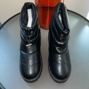 Bamboo | Women’s Black Let’s Talk Puffer Boots